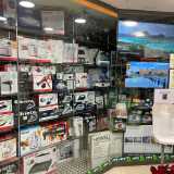 Qui a differenza di Calabrese si vende di tutto...